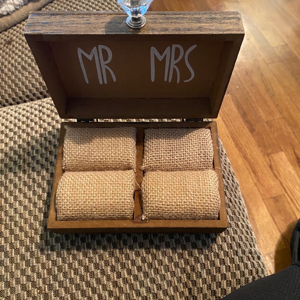 Ring box